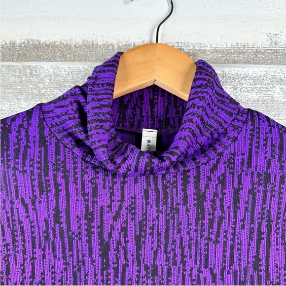 Athleta Flurry Elemental Turtleneck Purple Black Print Women’s Size XS - Picture 7 of 15